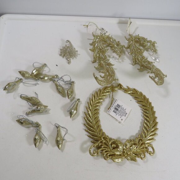 Unique Wreath and Swirly arching pieces (Fairy or Victorian Feel) Glittered - Picture 1 of 12